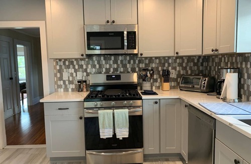 Montclair Apartment | Newly Renovated Spacious 4BR peaceful downtown Apt