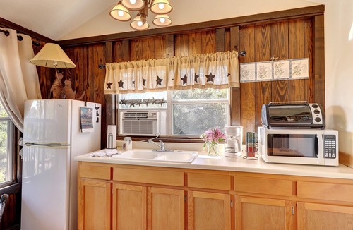 Hunt House | NORTH FORK CHARMING HOUSE AND CABIN, FABULOUS PRIVATE RIVERFRONT.