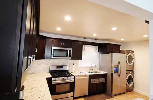 Guttenberg Apartment | NYC retreat 15 Min NYC Free Parking & Laundry