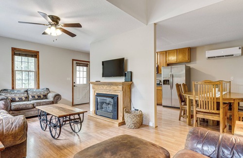 Marshall House | On 18 Acres! Secluded Leicester Home w/Fire Pit