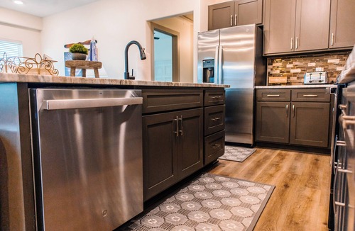 Mena House | On Cloud 9 - Mountain View’s near Mena Intermountain Airport KMEZ.