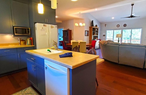 Eureka Springs House | ON QUIET MOUNTAIN SIDE WITH BEAUTIFUL WOODED VIEWS