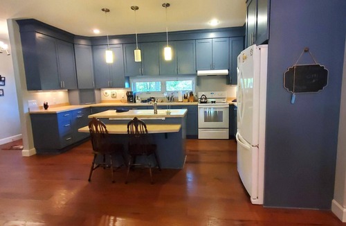 Eureka Springs House | ON QUIET MOUNTAIN SIDE WITH BEAUTIFUL WOODED VIEWS