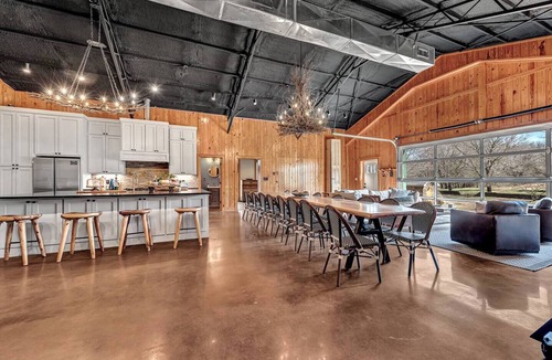 Fayetteville House | Ottobahn Farm, Quiet Farm Home on River 15 min from UofA