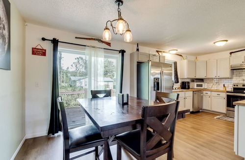 Cassville House | Ozark Getaway Near Roaring River & Fishing