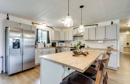 Cassville House | Ozark Getaway Near Roaring River & Fishing