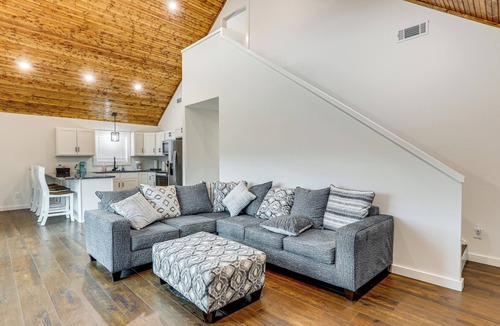 Van Buren House | Ozarks Escape w/River Views & Fire Pit