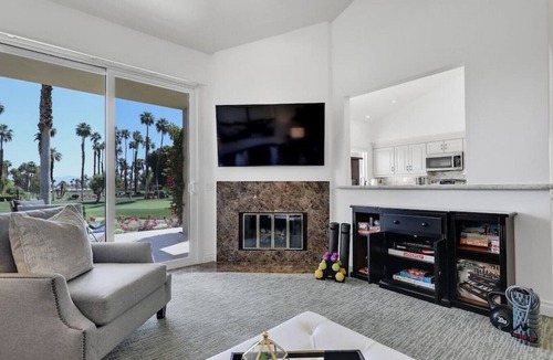 Palm Desert Condo | Palm Valley CC Full Club Access Golf & Cart, Tennis, Pickle Ball, Pool-Luxury 3 kings/3 full baths