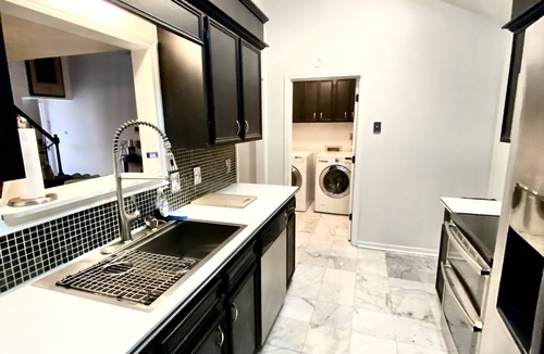 Tougaloo House | Parisian Marble Loft with a Garage off HWY55!