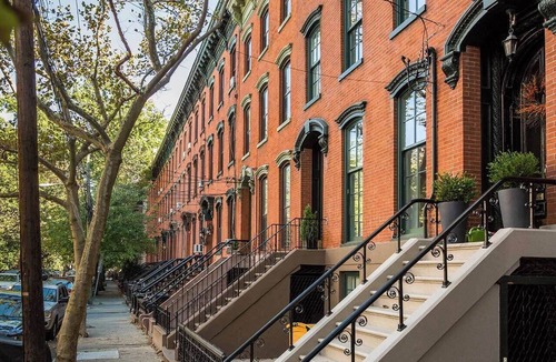 Historic Downtown Apartment | Park Hamilton House - 3B Top Floor Apt Mins to NYC