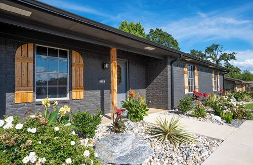 Longview House | Peaceful Small-Town Retreat with Everything Just Minutes Away