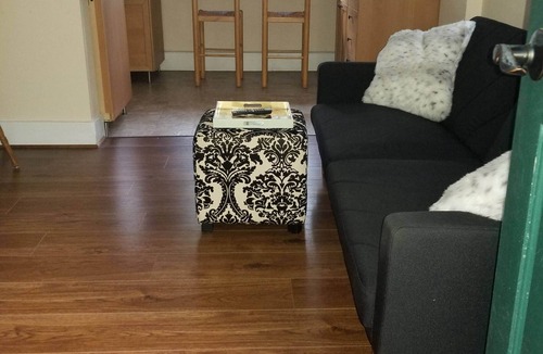 West Hills Apartment | PEACEFUL WATERFRONT RETREAT 30-MINUTE FERRY RIDE FROM SEATTLE!