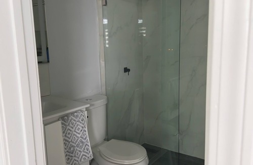 Moonachie Apartment | Perfect 3-bedroom 2 Bath apartment with AC in Moonachie 10 min drive to MetLife