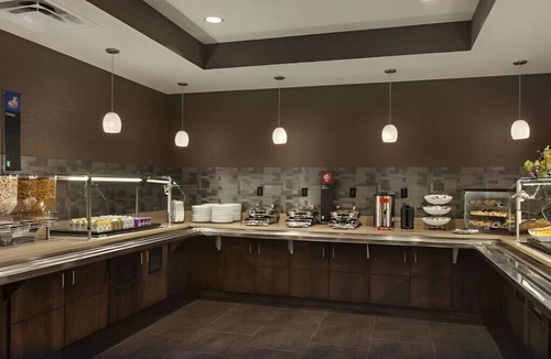 Downtown St. Louis House | Perfectly Appointed Suite for Groups! Free Wi-Fi!