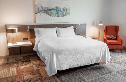 North Little Rock Hotel | Pet-Friendly Comfort w/Indoor Pool | Near Clinton Library
