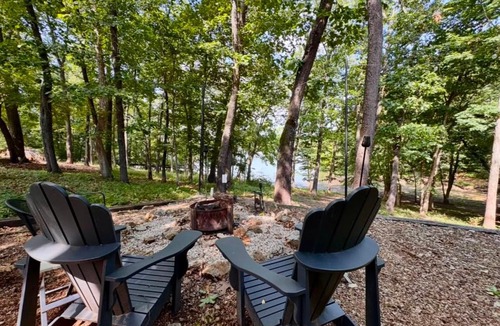 Golden House | Pine Bluff on the Lake