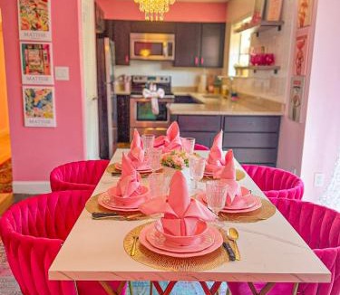 Lake Ozark House | Pinkies Paradise-3BD2BASleeps 8PP-Lake Ozark