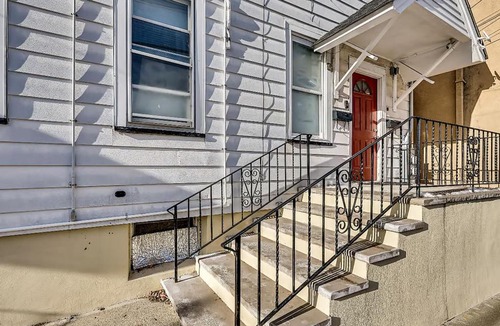 Lodi Apartment | Premier Lodi 3BR 1st Floor Near NYC, MetLife & American Dream