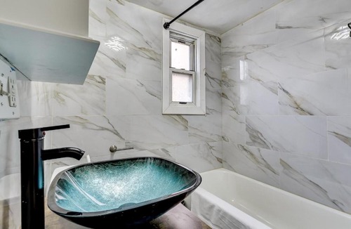 Lodi Apartment | Premier Lodi 3BR 1st Floor Near NYC, MetLife & American Dream