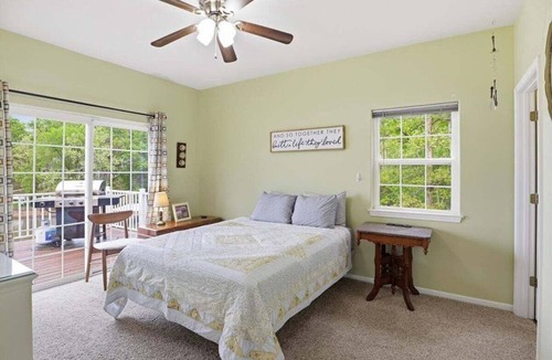 Climax Springs House | Private Cove Dock, PWC Lifts, Huge Deck & Family Fun