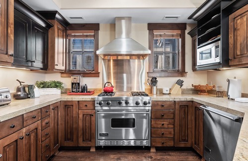 North Park City Ski Chalet | Private Hot Tub Hiking Biking Pool Gym Golf