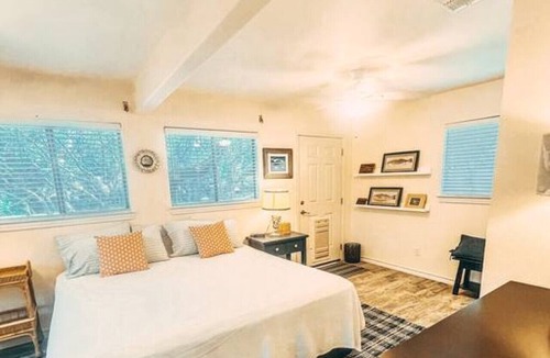 Fulton House | Private Treehouse Feeling Blocks From The Bay!