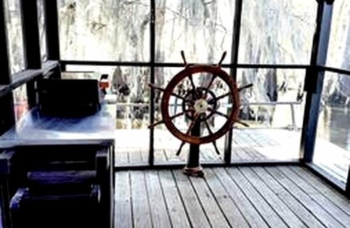Uncertain Cabin | Quaint Lakefront Cabin Incredible for Water and Outdoor Adventures in Texas
