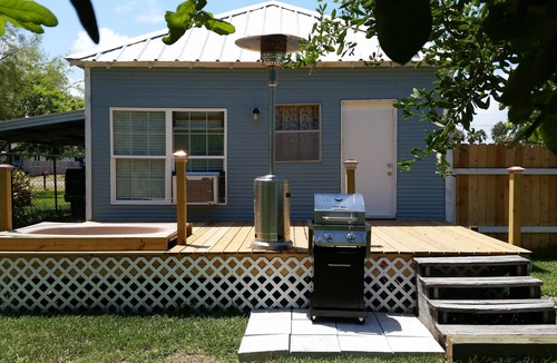 Rockport Cabin | Quick 2-5 minute walk to Old-Town Rockport