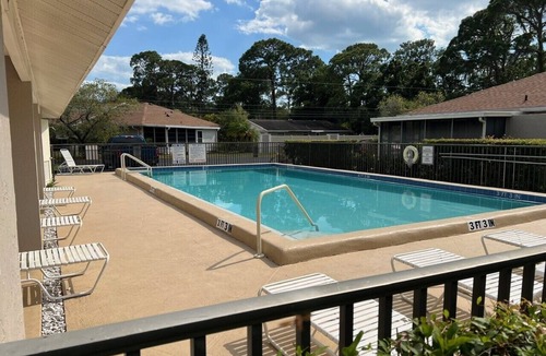 Park East Condo | Quiet Downtown Sarasota Condo minutes from Siesta Key.