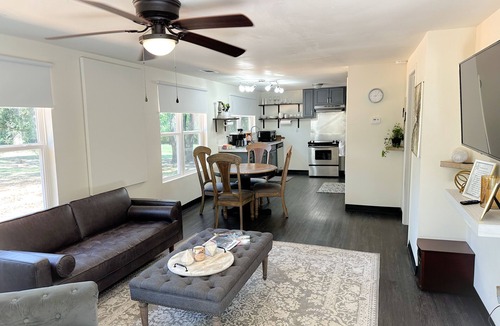 Bigelow House | Quiet Getaway Home 13 min from historic downtown Conway, and all the colleges.