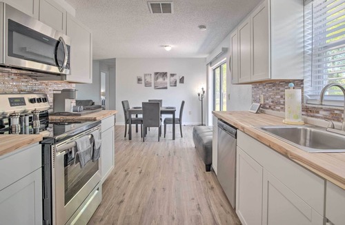 Spring Hill House | Quiet Spring Hill House w/ Big Yard & Grill!