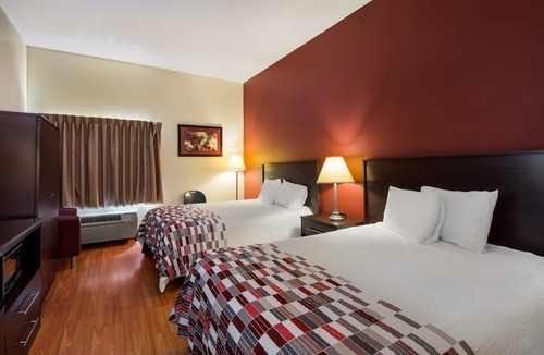 Hendersonville Hotel | Red Roof Inn Hendersonville