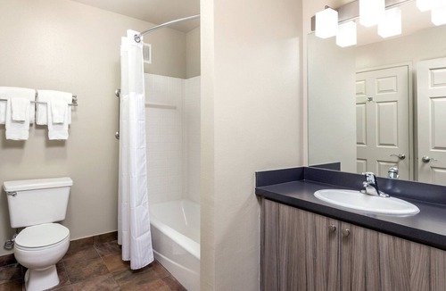 Redmond Resort | Redmond | High Desert Easy Access Stay | Pool + Trails | 2BR Ground Floor