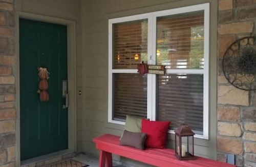 Morrilton House | Relax at this Mountaintop Retreat