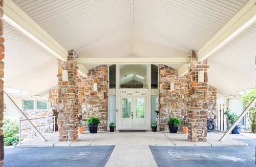 Jones Mills Condo | Relaxing getaway at Honey's Condo