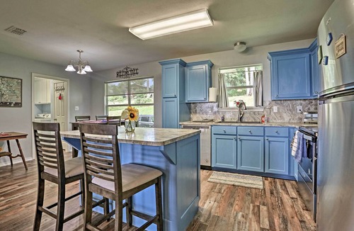 Jefferson Cottage | Relaxing Texas Getaway, 1 Mile to Boat Ramp!