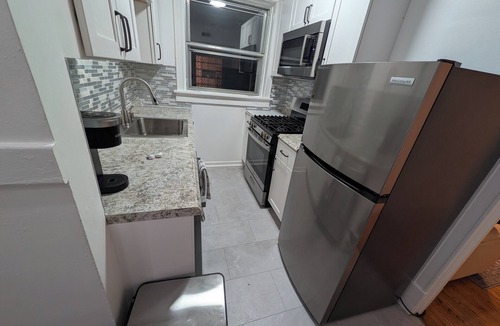 University City Apartment | Relocate to the Loop Quiet 2BR near WashU