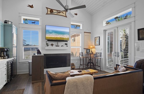 Port Aransas Cabin | Resort Pools, Golf Cart Boardwalk to Beach
