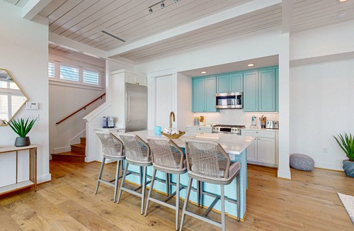 Port Aransas Cabin | Resort Pools, Golf Cart Boardwalk to Beach