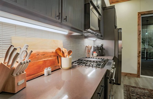 Broken Bow Cabin | Riverside Retreat, Riverfront, Broken Bow, Sleeps 14