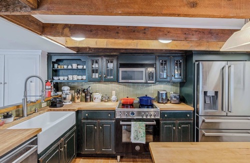 Woodstock House | Riverside Vista, Woodstock Riverfront House