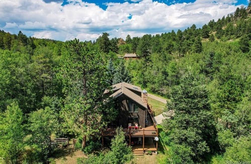 Pleasant Park Corridor Cabin | Rock Mountain View, wrap around deck beautifully secluded.