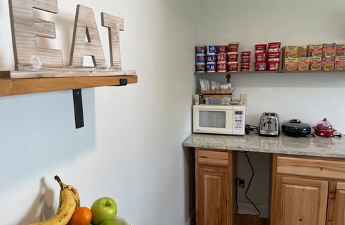Manchester Center Bed & Breakfast | Room 1, peaceful retreat in Manchester - King bed