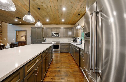 Hochatown Cabin | # Rosé All Day # Luxury Broken Bow Cabin with Four King Suites, Huge Game Loft