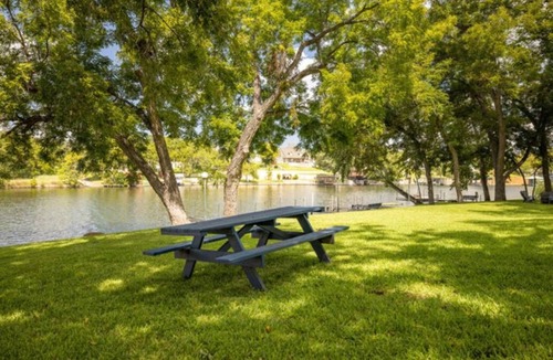 Burnet RV Rental | RV Site - Pull Through 21