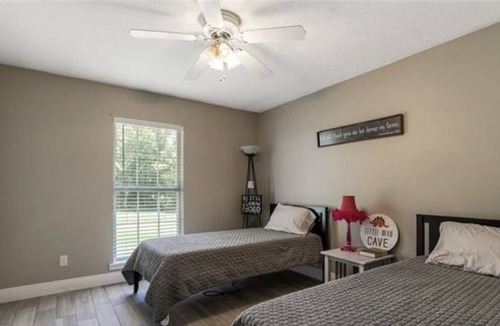 Kentwood House | Sam's Place A relaxing place in a country setting.