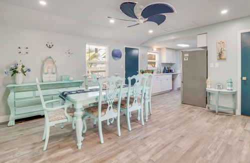 Ridge Wood Heights House | Sarasota Home: Near Beaches & Downtown!