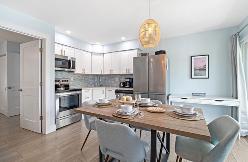 Siesta Key Village House | Sea Angel | Pet Friendly, Located in Siesta Key Village, Steps to Siesta Key Beach!