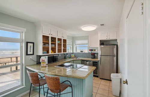 Bermuda Beach House | Sea Loft | Newly Renovated, Beachfront!