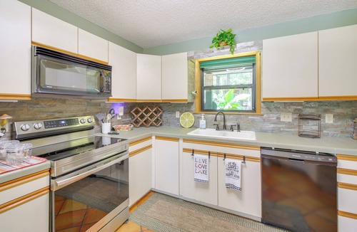 Mid America Cottage | Secluded Lake Hamilton Access: Hot Springs Home